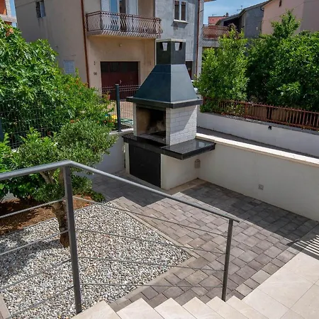 Lumaka Sun - Amazing In With 4 Bedrooms, Wifi, Outdoor Swimming Pool And Heated Swimming Pool Villa