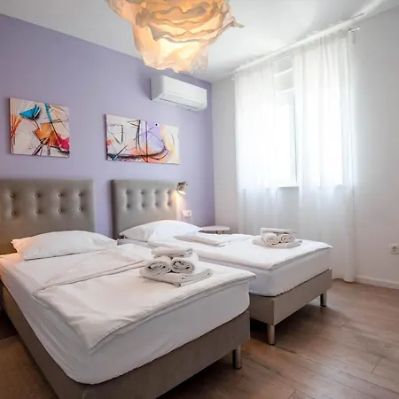 Lumaka Sun - Amazing In With 4 Bedrooms, Wifi, Outdoor Swimming Pool And Heated Swimming Pool Villa