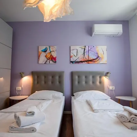 Lumaka Sun - Amazing In With 4 Bedrooms, Wifi, Outdoor Swimming Pool And Heated Swimming Pool