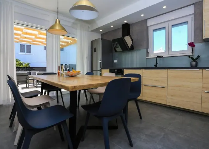 Lumaka Sun - Amazing In With 4 Bedrooms, Wifi, Outdoor Swimming Pool And Heated Swimming Pool Villa *