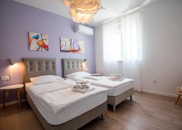 Lumaka Sun - Amazing In With 4 Bedrooms, Wifi, Outdoor Swimming Pool And Heated Swimming Pool Villa