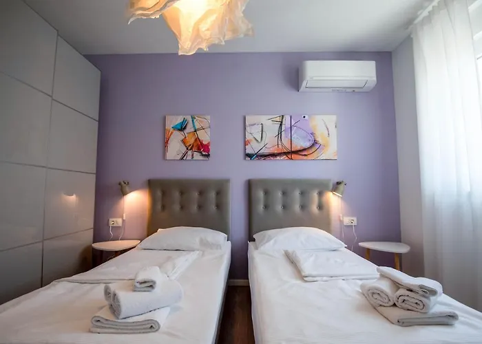 Lumaka Sun - Amazing In With 4 Bedrooms, Wifi, Outdoor Swimming Pool And Heated Swimming Pool